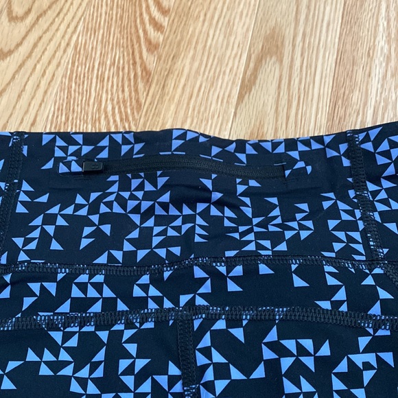 Sweaty Betty Zero Gravity 7/8 printed leggings, Size Medium - Picture 6 of 10